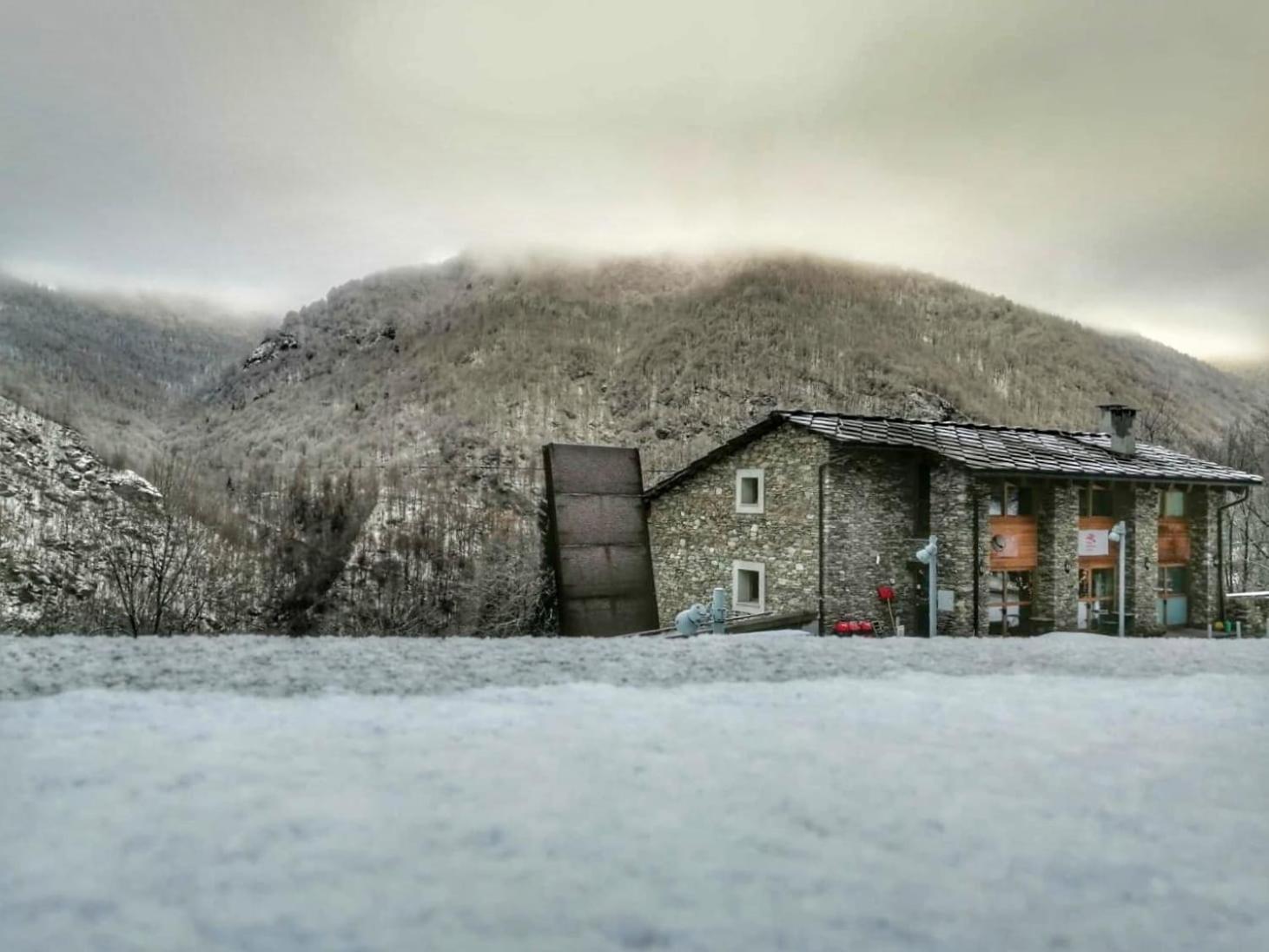Отель Rifugio Galaberna Ostana Экстерьер фото