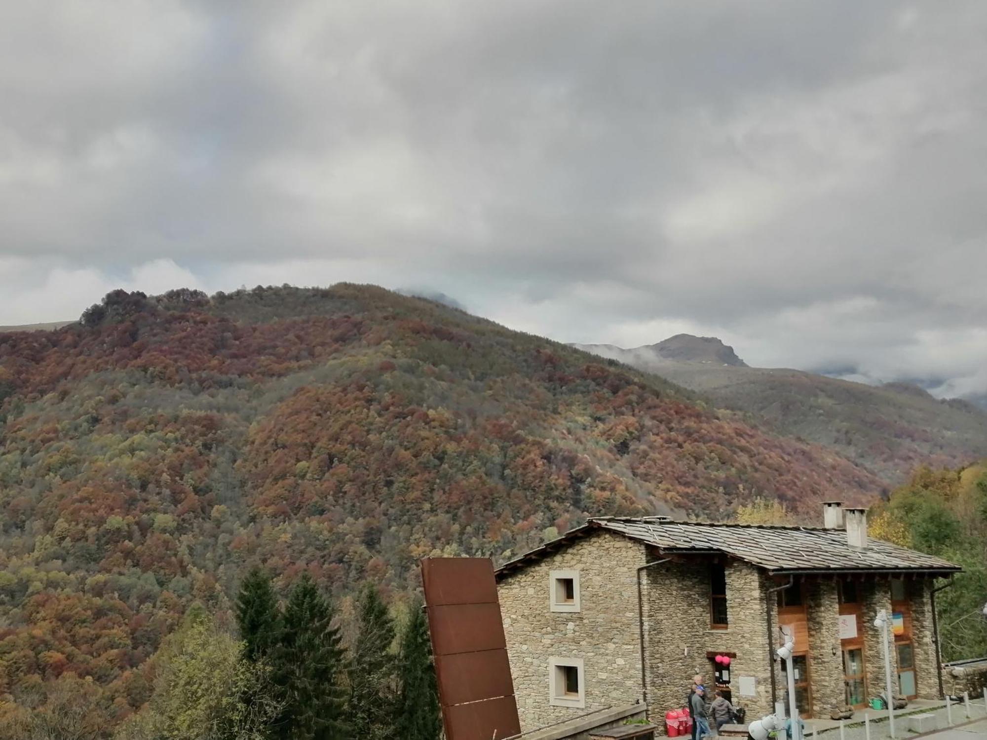Отель Rifugio Galaberna Ostana Экстерьер фото